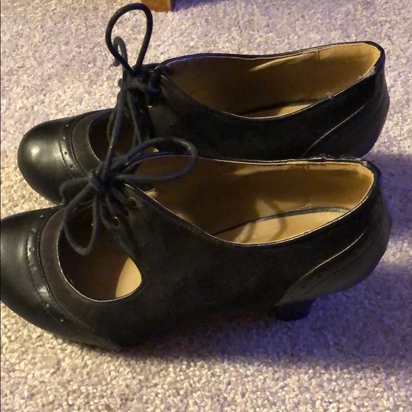 shoes - Picture 2 of 3